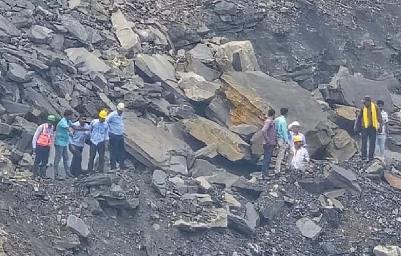 Dhanbad Landslide: धनबाद में कोयले खदान धसने से त्राहिमाम, मरने वालों का आंकड़ा पहुंचा 7, 36 लाख मुआवजे का ऐलान