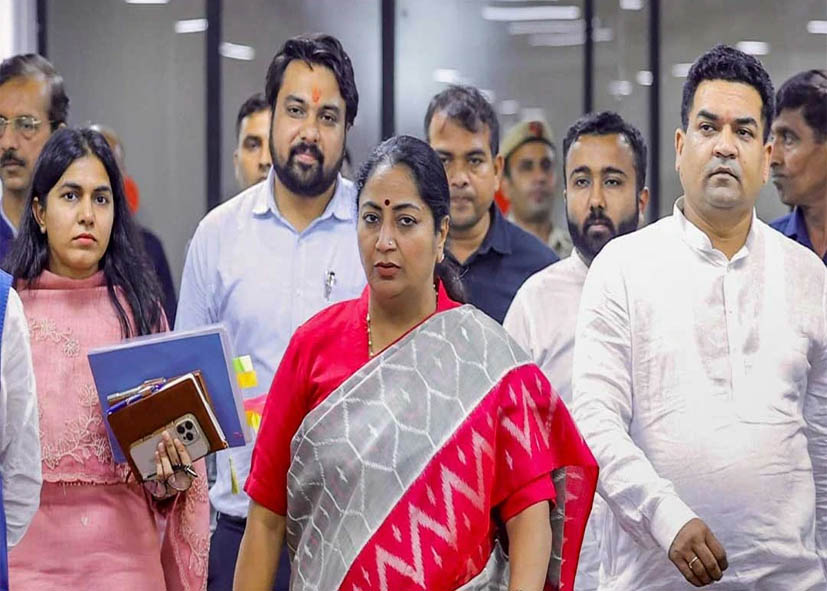 सीएम रेखा गुप्ता ने दिल्ली में रामलीला और दुर्गा पूजा के लिए समितियों का किया गठन