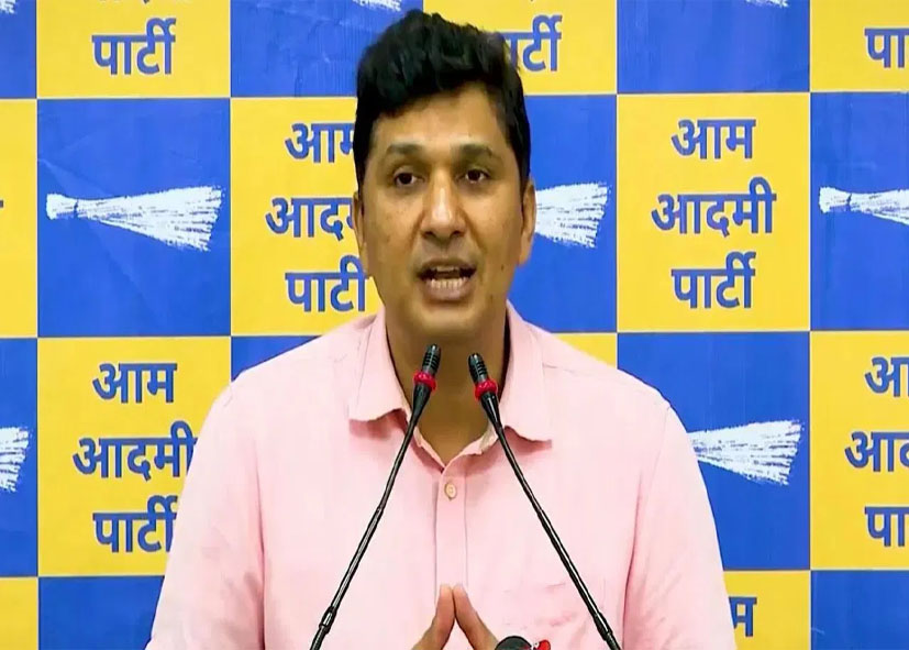 नई दिल्ली विधानसभा सीट में वोट चोरी और फर्जी वोट के आरोप, 10,000 से ज्यादा फर्जी वोट बनवाने की हुई थी अपील, AAP ने चुनाव आयोग पर साधा निशाना