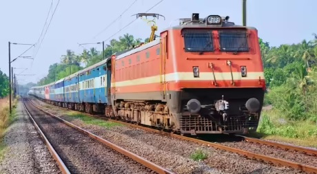 छत्तीसगढ़ में बड़ा रेल हादसा टला… लोकोपायलट ने लगाई आपातकालीन ब्रेक