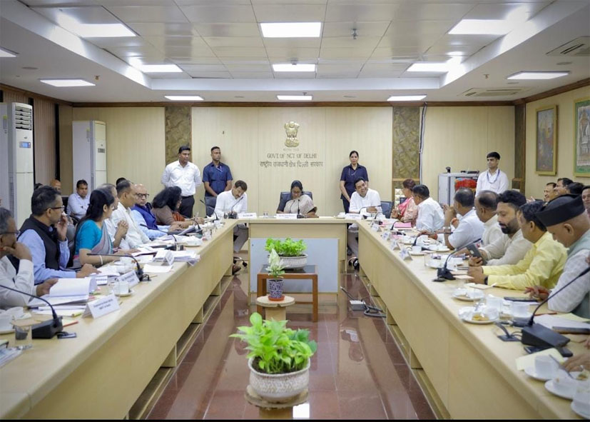 दिल्ली के विकास कार्यों पर CM रेखा गुप्ता का बड़ा ऐलान, कपिल मिश्रा को सौंपी इस लोकसभा क्षेत्र की जिम्मेदारी