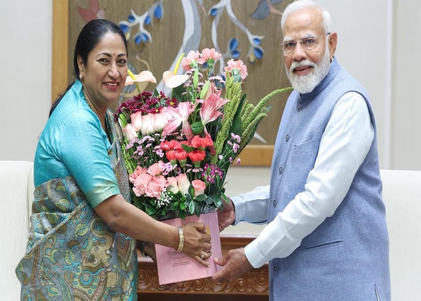 ‘PM मोदी संत, वह वोट नहीं दिल चुराते हैं’, मोदी जी में मुझे मां जैसा अपनापन और पिता जैसी मजबूती दिखती है’: CM रेखा गुप्ता