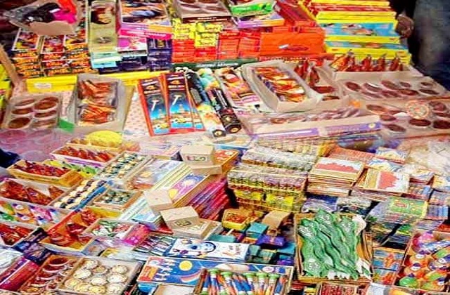जालंधर : फिर से बदली पटाखा दुकान की जगह, जानिए अब कहां लगेगी दुकान