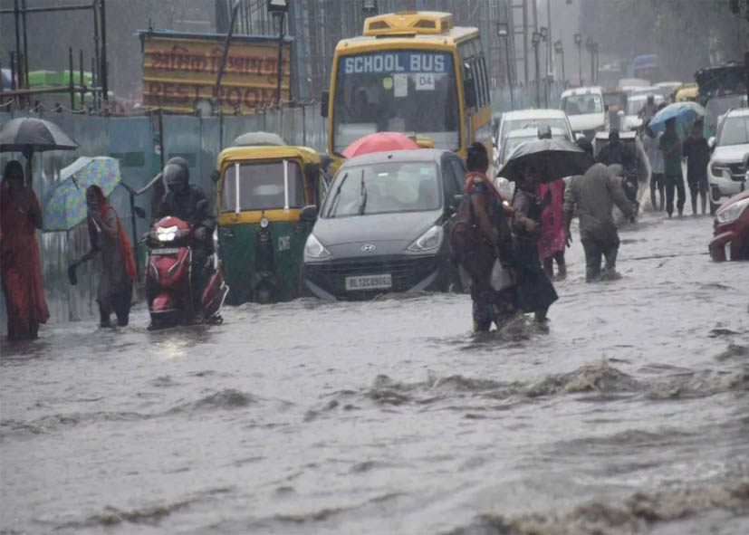 Delhi Weather Update:दिल्ली-NCR में भारी बारिश का कहर, यमुना उफान पर; निचले इलाकों में बाढ़ का खतरा, ओखला बैराज के सभी गेट खोले, एडवायजरी जारी