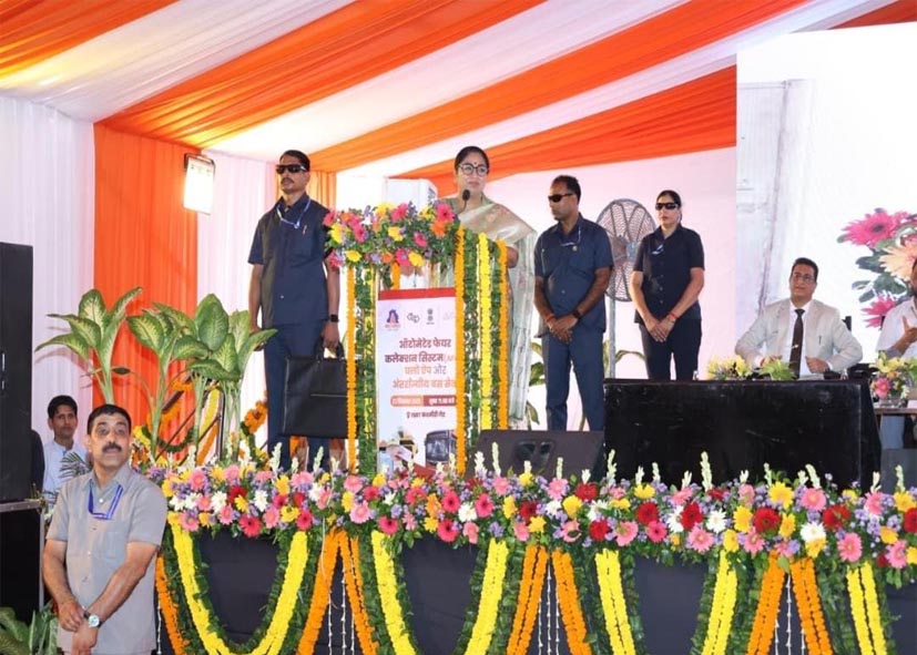 सीएम रेखा गुप्ता ने अधिकारियों की तुलना हनुमान से की, कहा- मेहनत से काम करेंगे, इनकी पूंछ में आग लगा दीजिए, और…