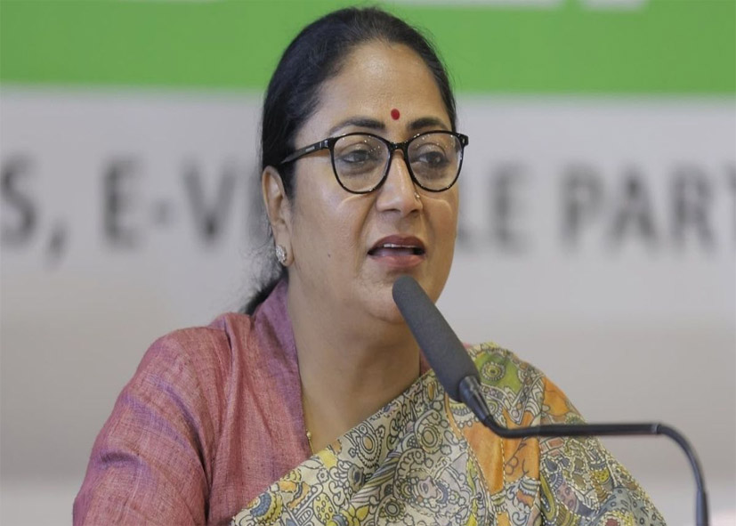दुर्घटनाओं के लिए वाहन नहीं, चालक जिम्मेदार; 2026 तक दिल्ली की सभी पब्लिक ट्रांसपोर्ट गाड़ियां इलेक्ट्रिक होंगी: CM रेखा गुप्ता
