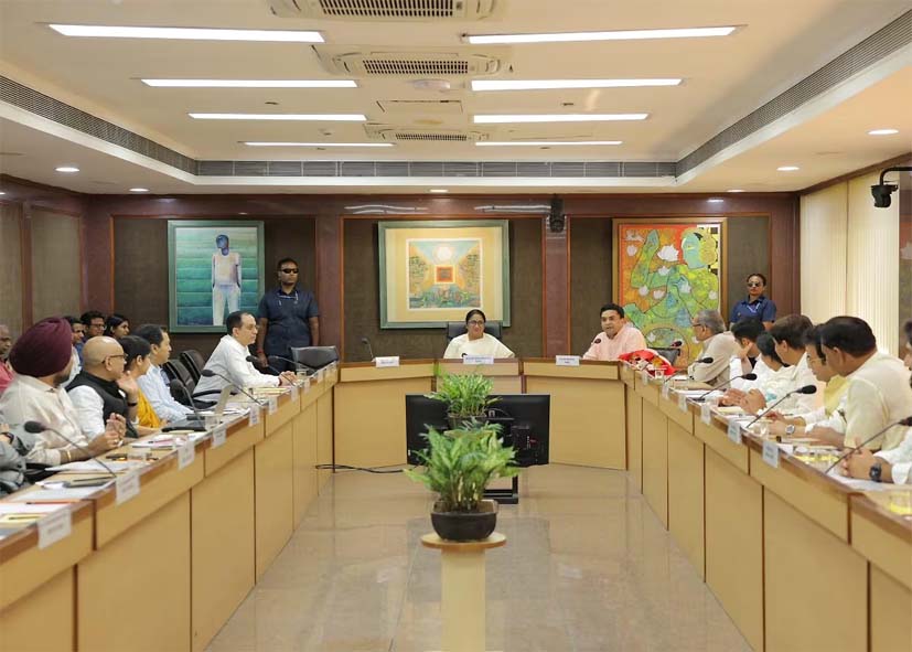 पांच सितारा होटलों में CM और कैबिनेट विभागों के कार्यक्रमों के आयोजन की तैयारी, दिल्ली सरकार होटल्स कर रही सूचीबद्ध