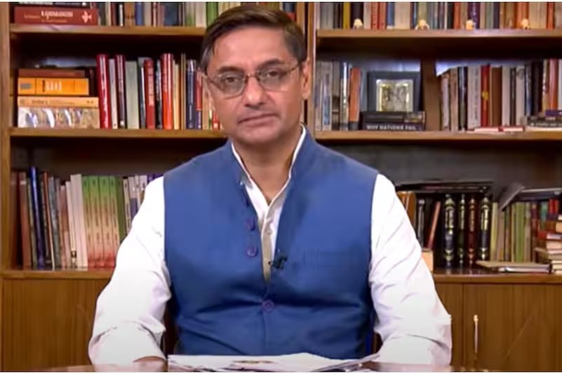 पीएम के सलाहकार संजीव सान्याल के ख़िलाफ़ अवमानना ​​याचिका दायर, न्यायिक व्यवस्था को बताया था ‘सबसे बड़ी बाधा’