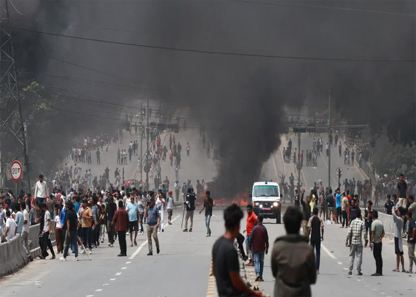 Nepal Protests: नेपाल की जेल से भारत की ओर आ रहे फरार कैदी, 60 कैदियों को SSB ने पकड़ा, बढ़ रही संख्या