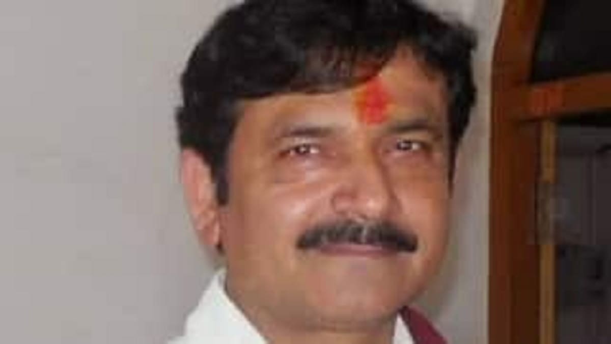 नवादा में पूर्व विधायक अनिल सिंह पर जानलेवा हमला, बाल-बाल बचे