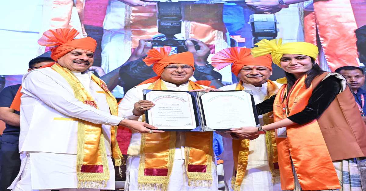 BU दीक्षांत समारोह: CM डॉ मोहन बोले- अतीत में पढ़ाई में जो गलतियां हुई उसे सुधारा जा रहा है, बदलते दौर में भारत बना रहा अपनी पहचान, राज्यपाल ने कही ये बात