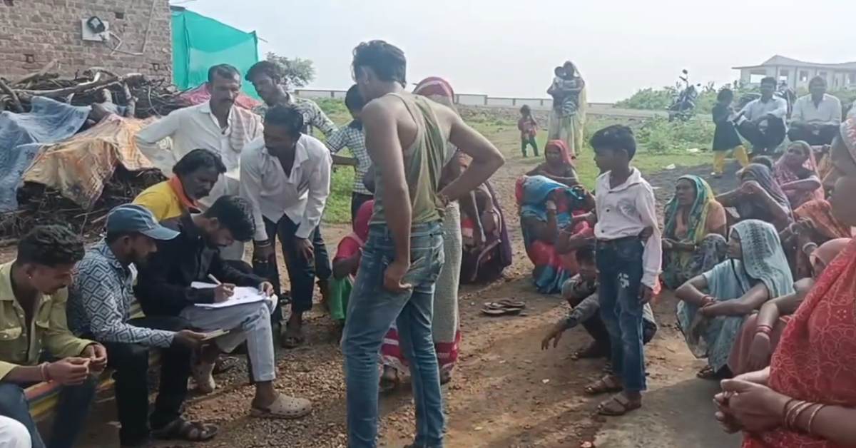 बड़वानी में 40 से ज्यादा परिवारों को नोटिस: अतिक्रमण का हवाला देकर मांगा जवाब, सरपंच पति बोले- नहीं हटने देंगे…