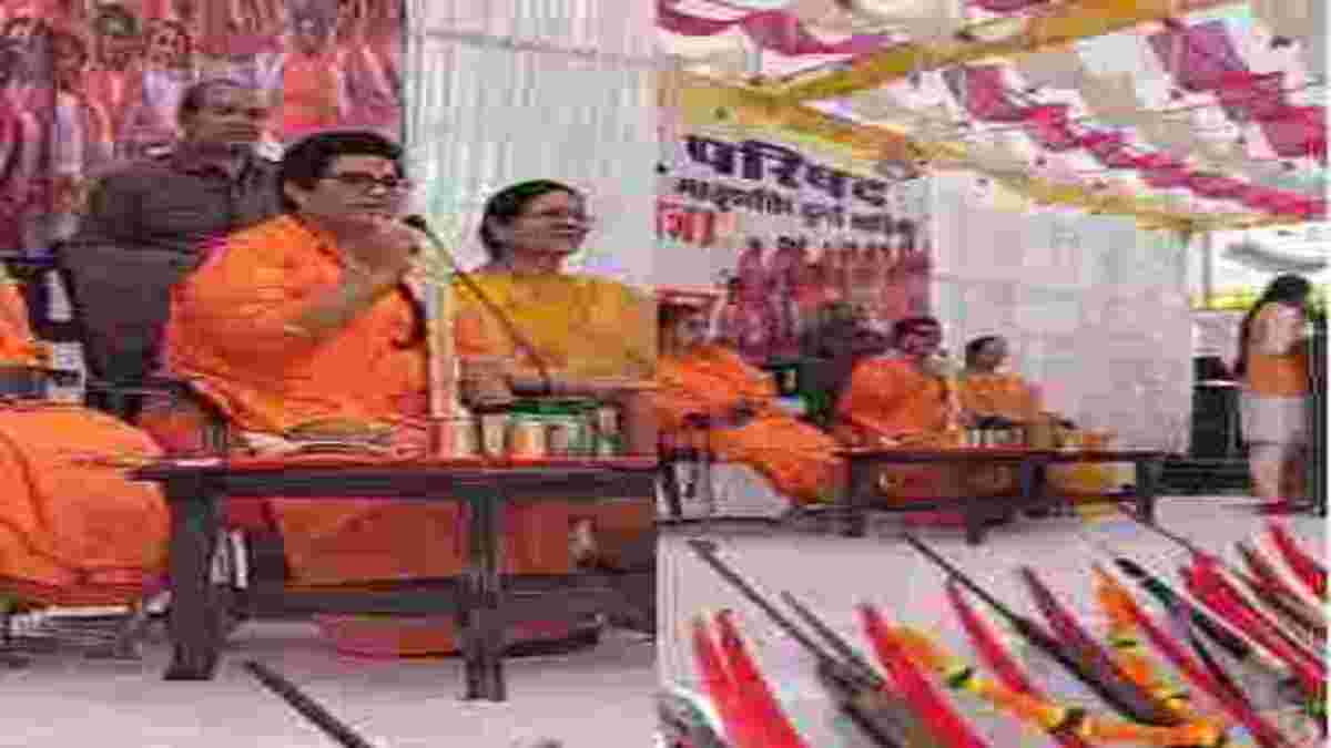 साध्वी प्रज्ञा ठाकुर के बिगड़े बोलः ऐसे व्यक्ति को प्रथम प्रधानमंत्री बनाया जो न तो वोटो में जीता न देश के मन को जीता, मुस्लिमों में नहीं होता भाई-बहन का रिश्ता