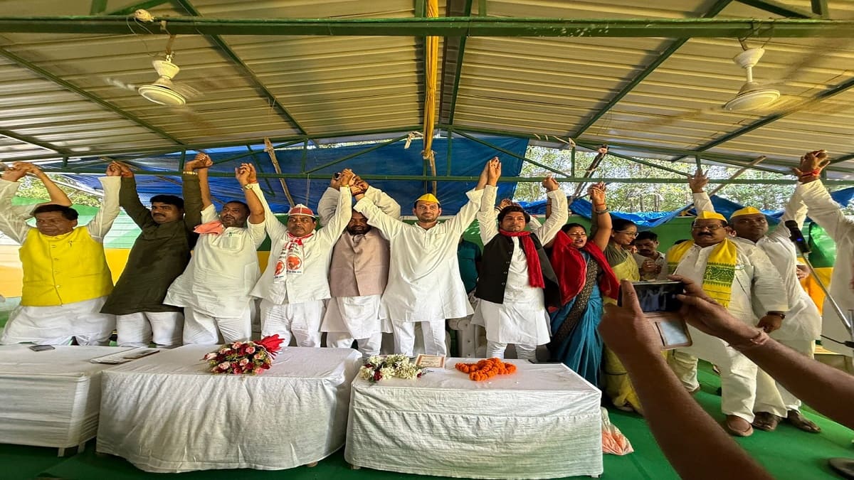तेजप्रताप यादव ने किया बिहार गठबंधन का ऐलान, तेजस्वी पर जदयू का पलटवार, बिहार में शुरू हो गया चुनावी घमासान, तेज प्रताप बनेंगे सीएम फेस