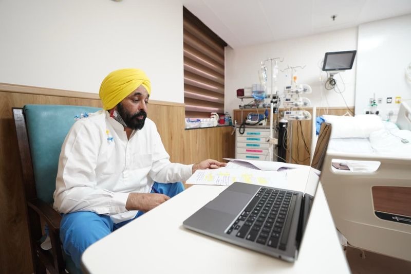 पंजाब : अस्पताल से सीएम भगवंत मान ने की कैबिनेट बैठक