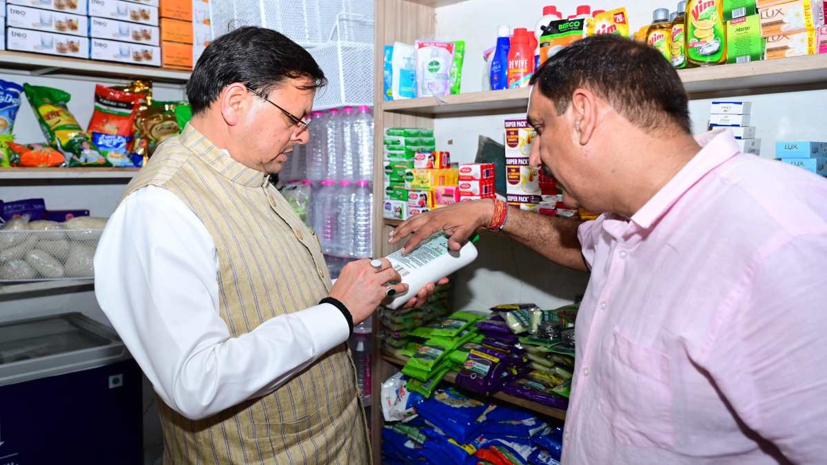 CM Dhami ने सहस्त्रधारा क्रॉसिंग बाजार का किया भ्रमण, स्वदेशी उत्पादों के उपयोग को बढ़ावा देने पर दिया जोर