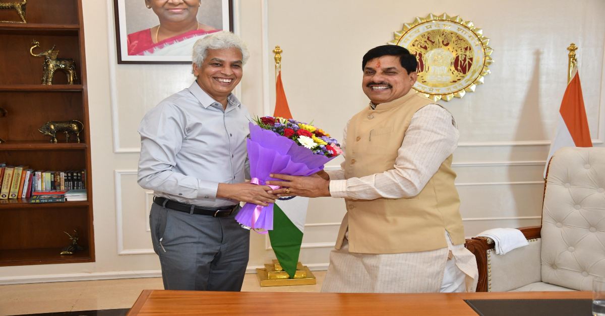 भोपाल पहुंचे जनसंपर्क आयुक्त: CM डॉ मोहन से दीपक सक्सेना ने की मुलाकात, हाल ही में मिली हैं नई जिम्मेदारी