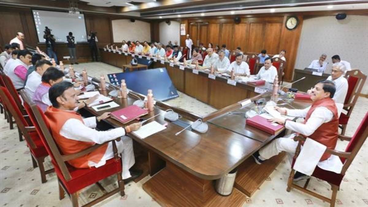 मुख्यमंत्री डॉ मोहन यादव का बड़ा फैसला, नए वाहन खरीदने पर 50% टैक्स में छूट, सीएम की अध्यक्षता में मंत्रि-परिषद के निर्णय  