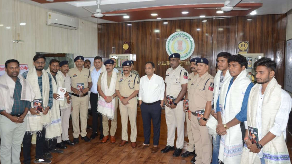 बेबीलॉन टॉवर में आग : रेस्क्यू ऑपरेशन में शामिल जांबाजों का कलेक्टर-एसएसपी ने किया सम्मान…