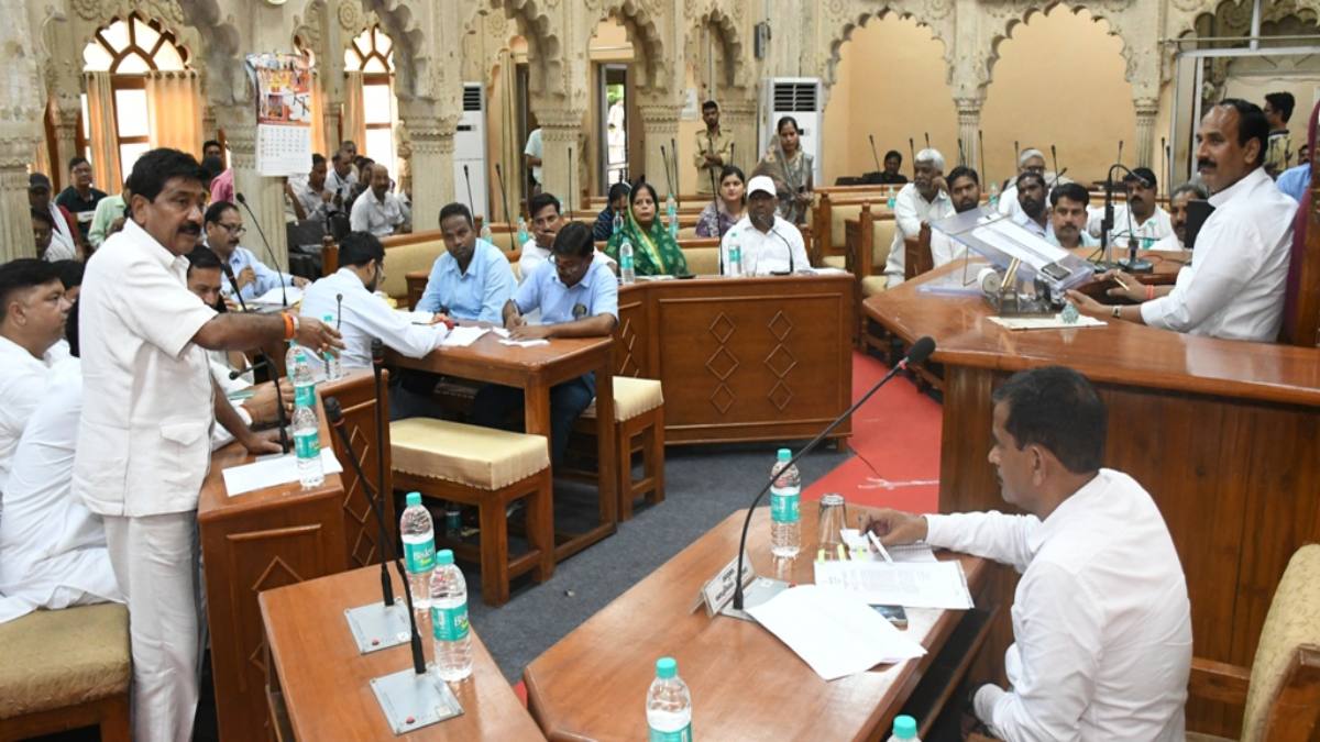 ग्वालियर नगर निगम सम्मेलन में हंगामा: ‘एक राष्ट्र एक चुनाव’ सहित अन्य प्रस्ताव पारित, विरोध में कांग्रेस का वॉकआउट 