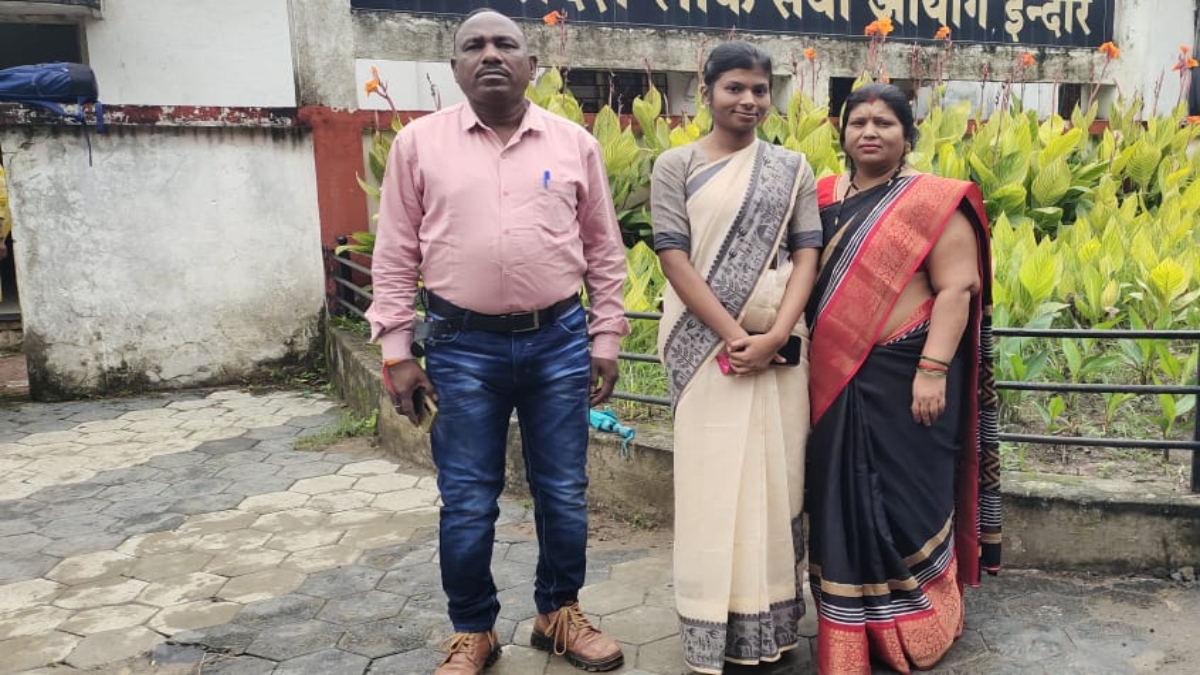 पिता का नाम रोशन कर प्रशासनिक सेवा में बनाई जगह, ASI की बेटी ने MPPSC परीक्षा में रचा इतिहास, बनी डिप्टी कलेक्टर