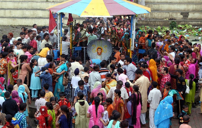 जालंधर : भारी बारिश से भरी सड़क, सोढ़ल मेला को लेकर लोगों में चिंता