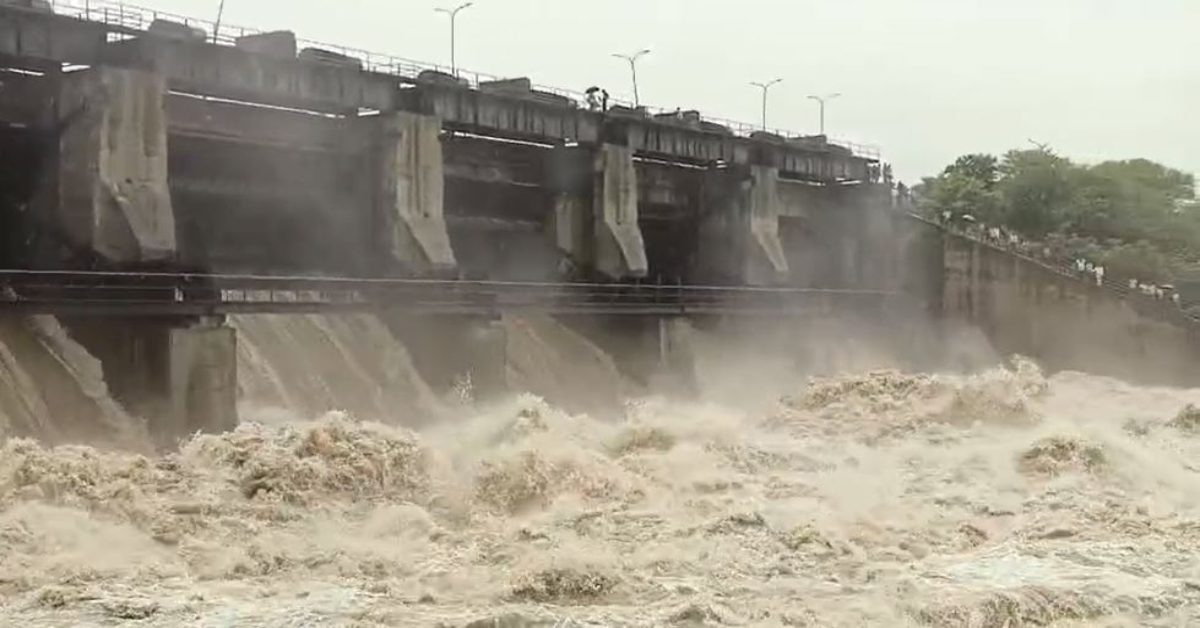 इंदौर में पिछले 24 घंटे से जोरदार बारिश: देपालपुर में सवा सात इंच गिरा पानी, यशवंत सागर डैम के छह गेट खोले, स्कूल-कॉलेज में जलभराव, जनजीवन प्रभावित