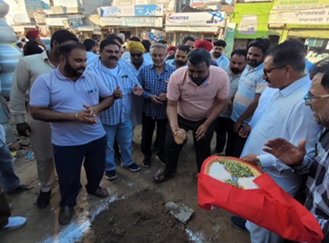 मान सरकार ने जलालाबाद को दी एक बड़ी सौगात, करोड़ों की लागत से पेयजल पाइपलाइन बिछाने की महत्वपूर्ण परियोजना का शुभारंभ