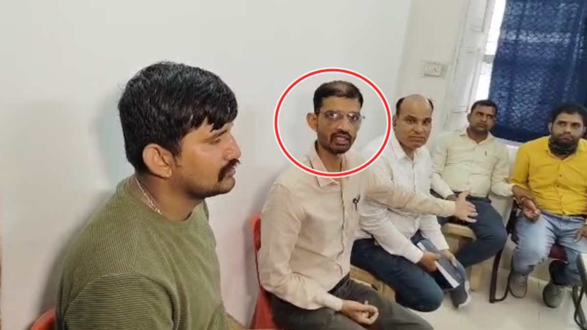 लोकायुक्त की बड़ी कार्रवाई: प्रभारी जिला आपूर्ति अधिकारी और सहायक सेल्समैन गिरफ्तार, 50 हजार रुपये की रिश्वत लेते टीम ने रंगे हाथों पकड़ा