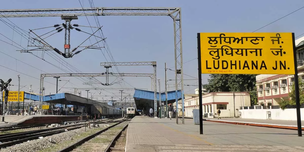 लुधियाना रेलवे स्टेशन में चल रहा निर्माण कार्य, कई ट्रेनों का परिचालन का स्थान बदला