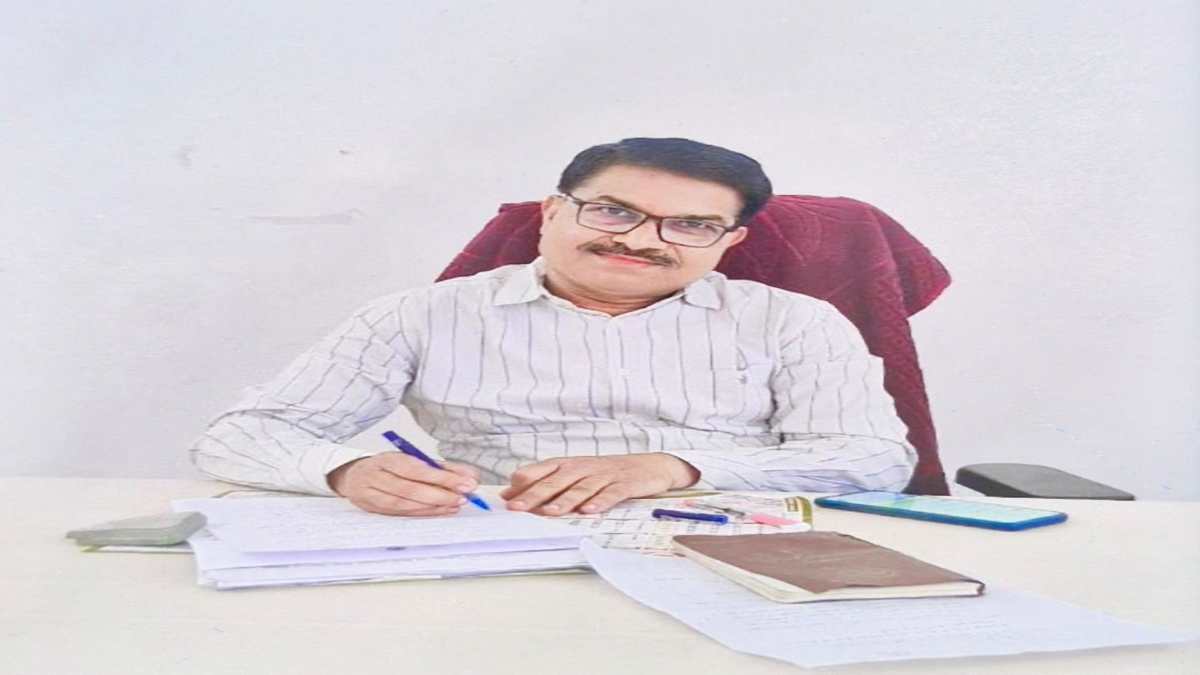 नायब तहसीलदार की हार्ट अटैक से मौत: भोपाल एयरपोर्ट पर ड्यूटी के दौरान पड़ा दौरा, मौके पर तोड़ा दम 