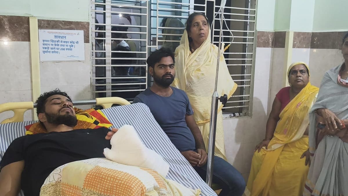 नालंदा में बाइक सवार युवक पर चाकू से हमला, निजी अस्पताल में भर्ती