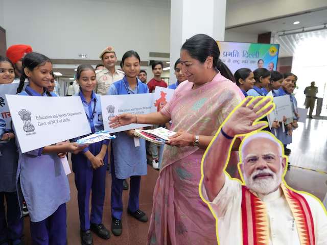 PM Modi 75th Birthday: : बच्चों ने 21 भाषाओं में PM मोदी को किया बर्थडे विश, CM रेखा ने लॉन्च किया स्पेशल सॉन्ग