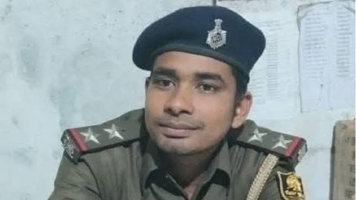 ये बिहार पुलिस है कुछ भी कर सकती है…चेकिंग के समय युवक से हुआ 20 लाख बरामद, दरोगा ने बताया मात्र ढाई लाख रु, सस्पेंड