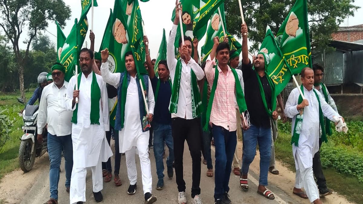 इस बार चुनाव में कोई कसर छोड़ने के मूड में नहीं है राजद, लोगों के घर घर जाकर जानकारी दे रहे नेता, बता रहे नीतीश सरकार की विफलता?