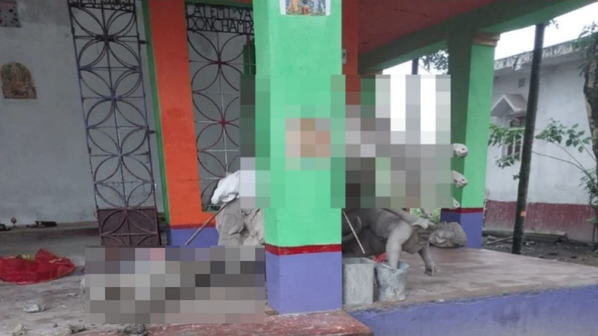 पूर्णिया में दुर्गा प्रतिमा तोड़ने पर बवाल, गुस्साई भीड़ ने तोड़फोड़ कर की आगजनी और फायरिंग, एक युवक घायल