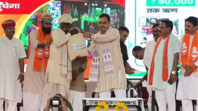 Rajasthan News: मुख्यमंत्री भजनलाल शर्मा ने शहरी सेवा शिविर का किया अवलोकन, लाभार्थियों को बांटे चेक