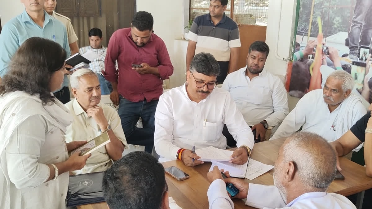 Rajasthan News: टीकाराम जूली का आरोप: भाजपा जीएसटी छूट के नाम पर झूठी वाहवाही लूट रही, माफी मांगे