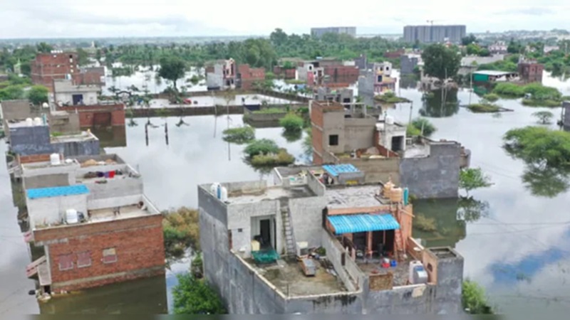 Rajasthan News: राजस्थान में भारी बारिश का अलर्ट, कई जिलों में स्कूल बंद, जानें अगले तीन दिनों का मौसम
