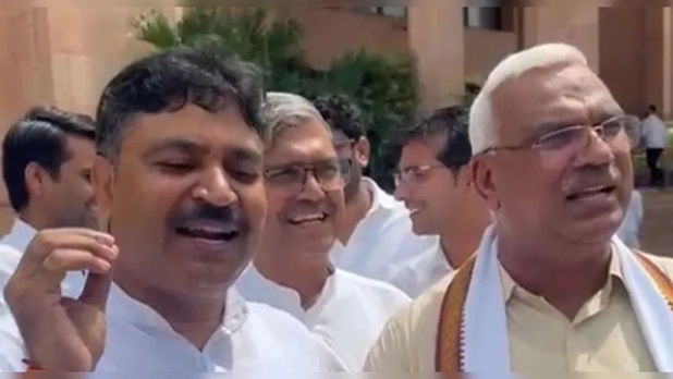 कानून-व्यवस्था पर सरकार और विपक्ष आमने-सामने, टीकाराम जूली का तीखा तंज- सरकार के आंकड़े और भैंस को खिला दो कांकड़े, दोनों बराबर