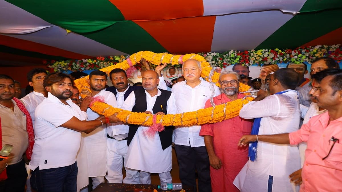 चुनाव से पहले बेगूसराय में बड़ा राजनीतिक उलटफेर, जदयू के कद्दावर नेता ने थामा कांग्रेस का हाथ