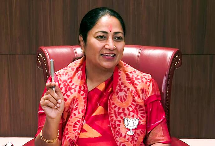 दिल्ली में अब 25 ही रहेगी बीयर पीने की न्यूनतम उम्र… एक महीने में आएगी शराब नीति की ड्राफ्ट पॉलिसी