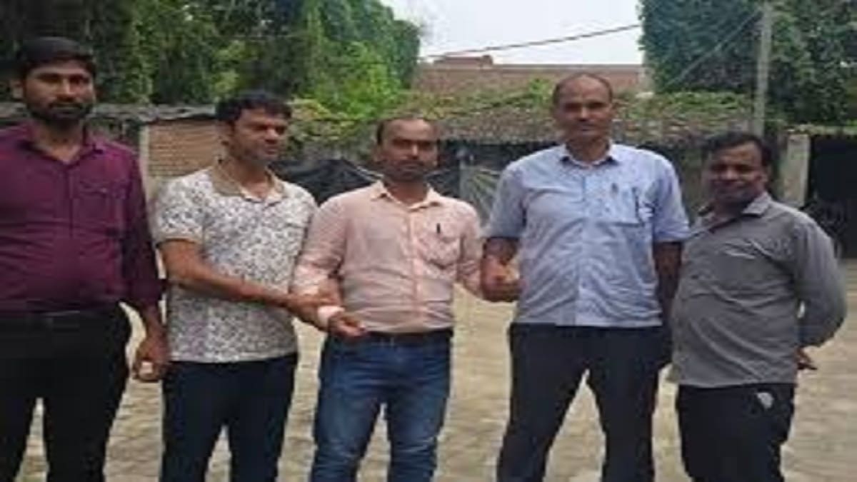 मुजफ्फरपुर में राजस्व कर्मचारी 20 हजार की घूस लेते रंगे हाथ गिरफ्तार, लंबे समय से लोग थे परेशान