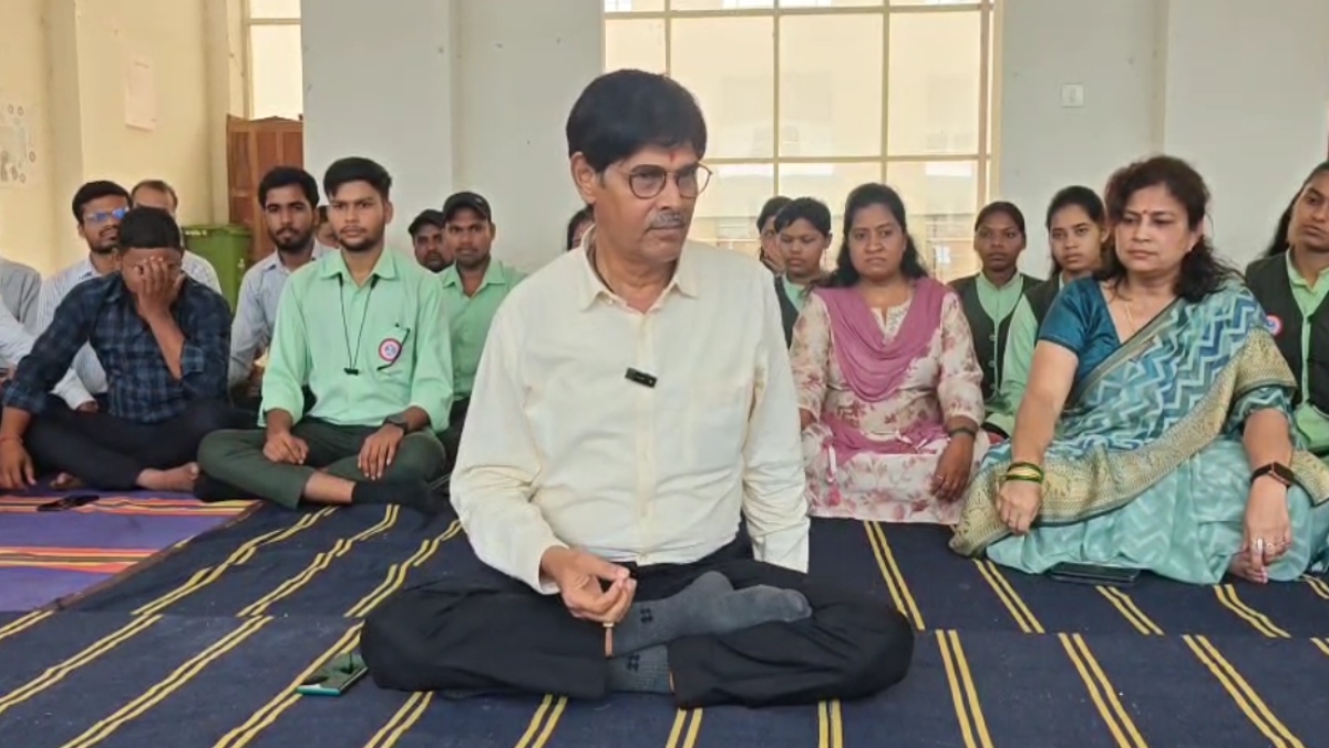 शहडोल का शंभुनाथ विश्वविद्यालय: शिक्षा के साथ संस्कार की नई पहल, योग और बीज मंत्र से गूंज रहा है कैंपस 