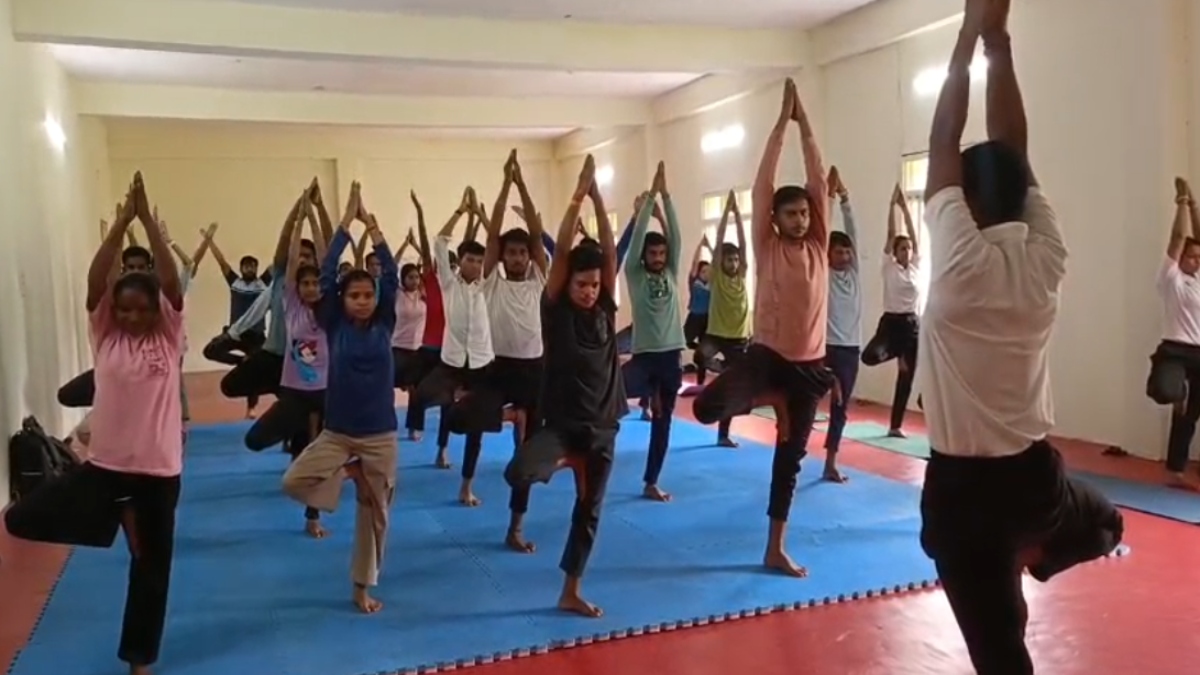 शहडोल में छात्रों को योग और सेल्फ डिफेंस की सौगात, पीएम उषा परियोजना के तहत 300 छात्र ले रहे विशेष प्रशिक्षण 