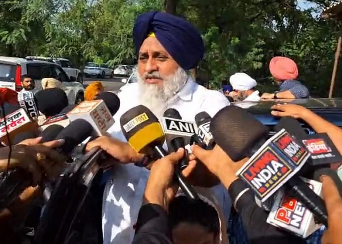 सुखबीर बादल ने की मजीठिया से मुलाकात, पंजाब सरकार और SSP पर साधा निशाना
