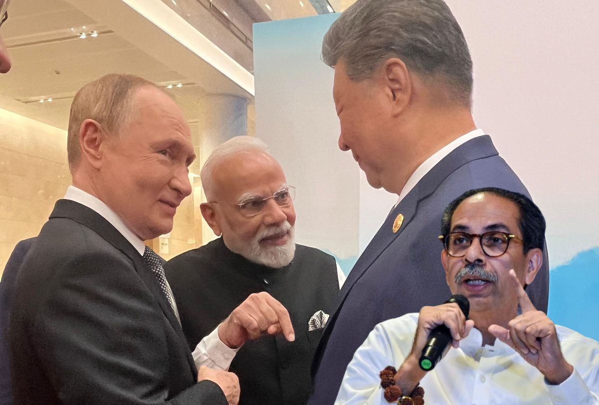 ‘मोदी की विदेश नीति अभी भी रेंग रही है…,’ शिवसेना ने मुखपत्र ‘सामना’ में प्रधानमंत्री की चीन यात्रा पर उठाए सवाल, कहा- मोदी का भारत में रहना मुश्किल हो गया है