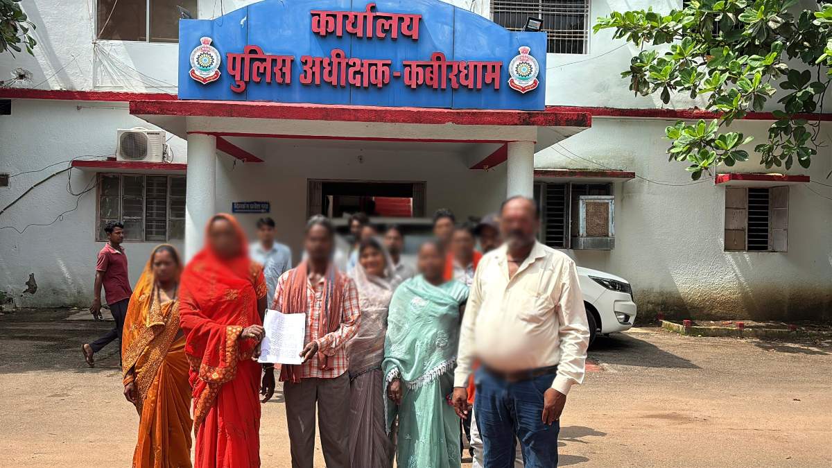 CG News : शासकीय कर्मचारी पर गंभीर आरोप, आदिवासी महिला को दफ्तर में 3 घंटे बैठाया, शौचालय जाने की भी नहीं दी अनुमति