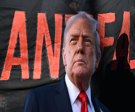 डोनाल्ड ट्रम्प ने ‘Antifa’ को आतंकवादी संगठन किया घोषित, चार्ली किर्क से क्या कनेक्शन?