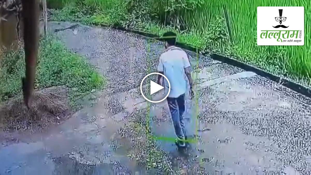 सड़क से जा रहे युवक पर अचानक गिरी दीवार, इलाज के दौरान हुई मौत, CCTV में कैद हुआ दिल दहला देने वाला हादसा
